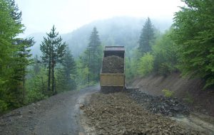 Köy yol yapım ve su deposu onarımları (12)