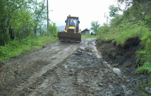 Köy yol yapım ve su deposu onarımları (16)